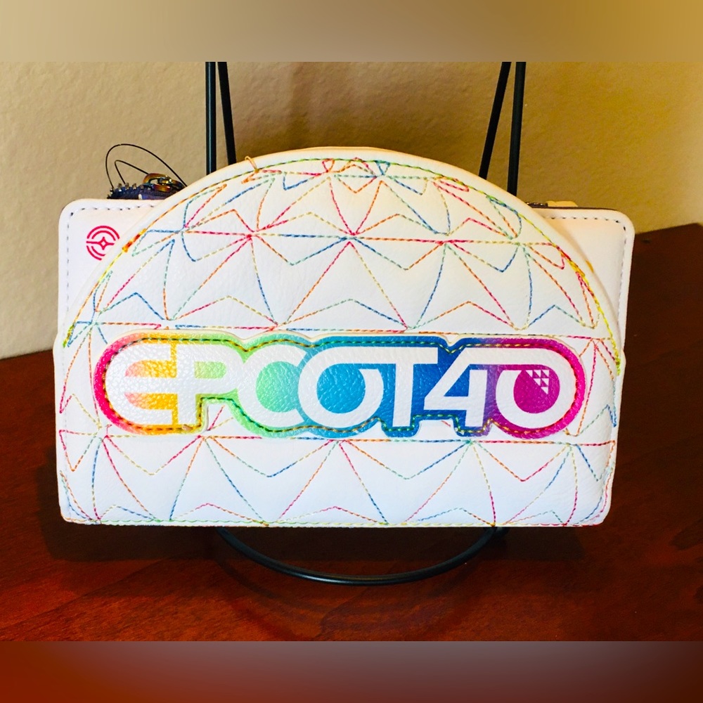 ✨ Loungefly Disney EPCOT Wallet. NWT ✨